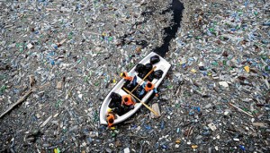 plastic-pollution-ocean-9725